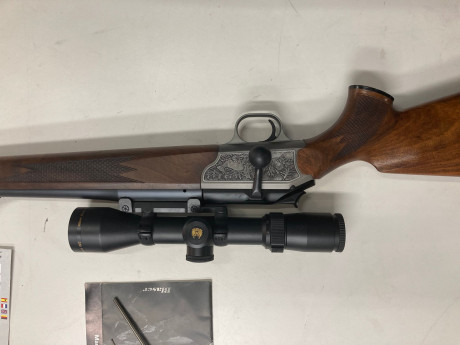 Buenas a todos,
Un buen amigo me pide que le anuncie este rifle:
BLASER R93 LUXUS, en calibre 7mm Remington 02