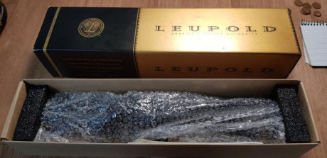 Buenas. 
Se pone a la venta un leupold competicion 40x45 
Con reticula fine cross hair 
Correcion 1/8
Tubo 00