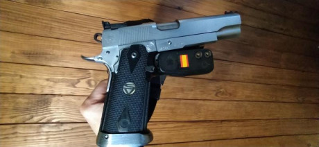 Hola. Vendo semiautomática calibre 9Parabellum tipo 2011.
El armazón y piezas interiores son SVI INFINITY, 50