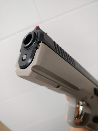 Vendo CZ Shadow 2, solo gastadas entre 10-15 cajas como mucho en menos de 2 años ( comprada nueva en armeria) 01