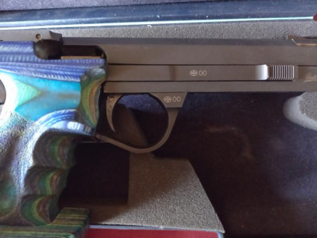 Vendo esta pistola Baikal del calibre 22. 
Retirada de la venta
Un saludo 01