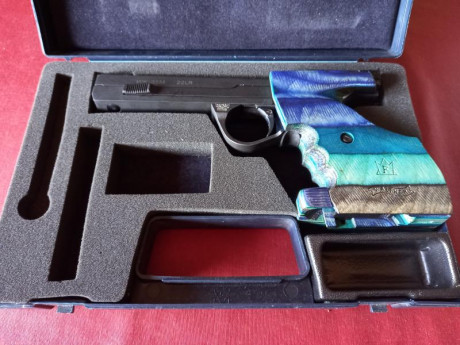 Vendo esta pistola Baikal del calibre 22. 
Retirada de la venta
Un saludo 12