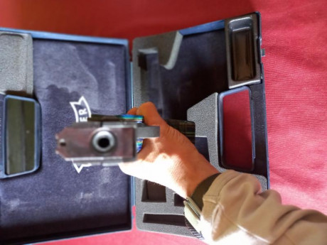 Vendo esta pistola Baikal del calibre 22. 
Retirada de la venta
Un saludo 11