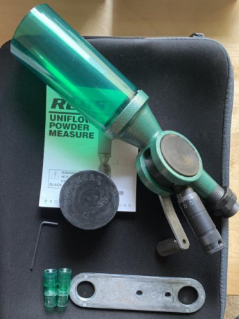 Hola,
vendo este  dosificador RCBS  en su caja original con todos sus componentes y muy poco uso, más 00