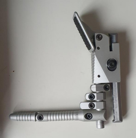 Pongo a la venta esta estupenda cantonera Anschutz.

Precio 125€. TODO LO QUE SALE EN LA FOTO. 00