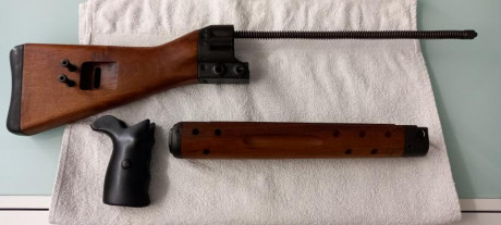 Kit para Cetme C  incluye culata completa de madera con muelle recuperador , cantonera y sus dos pasadores, 00