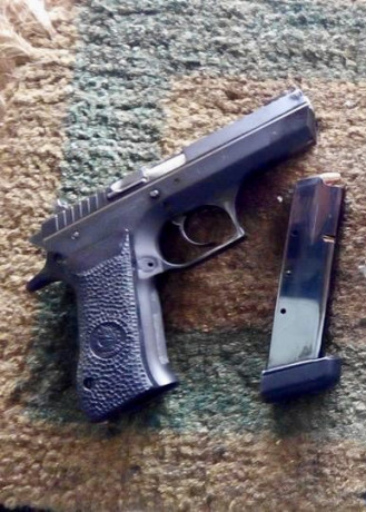 Buenas, 
Tengo dos Jericho una 941 AE el cañón del 41 está bien, pero los dos caños del 9mm están dañados, 00