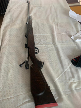 Buenas a todos. Vendo rifle Mauser 3000L para ZURDOS en calibre 8x68S. Madera grado 3 y  está completamente 01