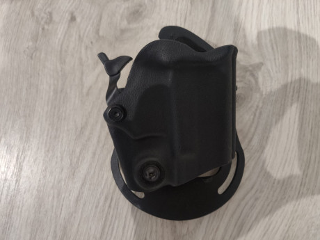 VENDO GLOCK 19 GEN 4, CON MUY POCO USO.
INCLUYE:
- 2 CARGADORES
- FUNDA VEGA HOLSTER Y UNA PARA INTERIOR
-KIT 01
