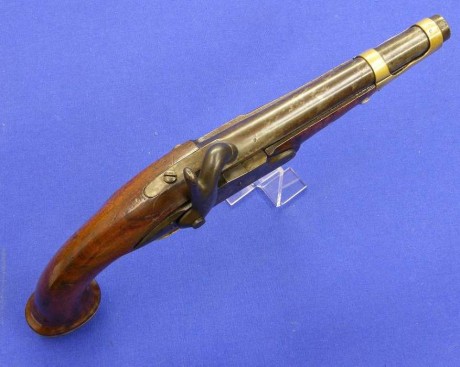 Voy a colocar unas fotos de un arma larga alemana de llave de mecha del siglo XVI. 82
