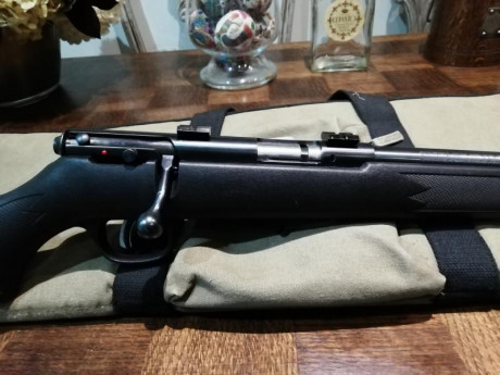 Buenas tardes,

Vendo casi sin uso esta carabina, lleva cañón grueso de 21", diopter y túnel para 00