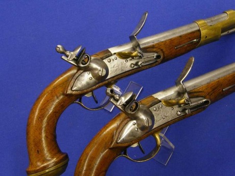 Voy a colocar unas fotos de un arma larga alemana de llave de mecha del siglo XVI. 122