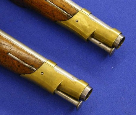 Voy a colocar unas fotos de un arma larga alemana de llave de mecha del siglo XVI. 132