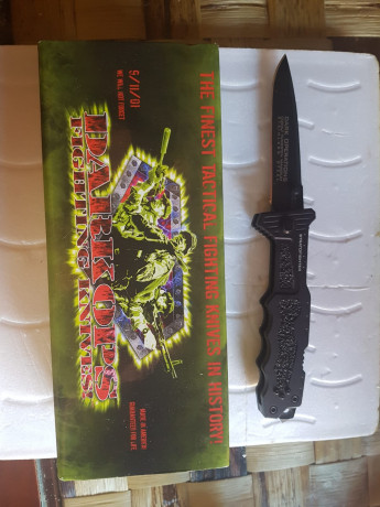 Navaja DARK OPS FIGHTING KNIVES, fabricada en USA, una gran desconocida.
100 euros con envío incluido 02