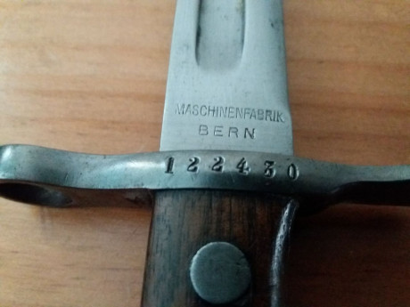 Pongo a la venta parte mi colección de bayonetas suizas antiguas.

Son cinco piezas de distintas épocas 21
