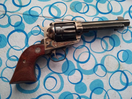 Hola compañeros ,vendo revólver Ruger Vaquero calibre 45 LC. de 5 pulgadas y media , guiado en F, 
 se 121