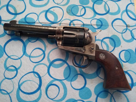 Hola compañeros ,vendo revólver Ruger Vaquero calibre 45 LC. de 5 pulgadas y media , guiado en F, 
 se 120