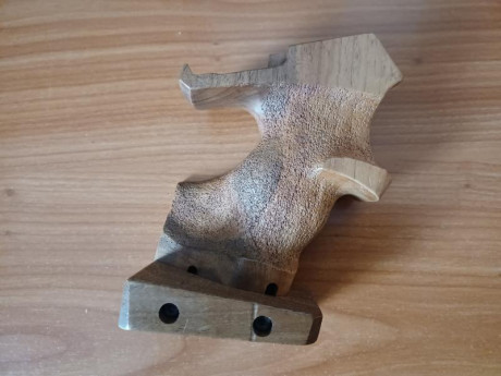 Vendo cacha para pardini talla S, no está retocada, me vino con un lote que compre. Pido 100 Euros, el 12