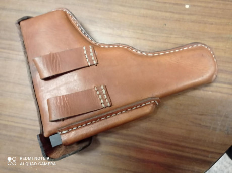 Se pone a la venta replica en cuero marron para tintar o envejecer a gusto, de la mitica funda de la Star 01