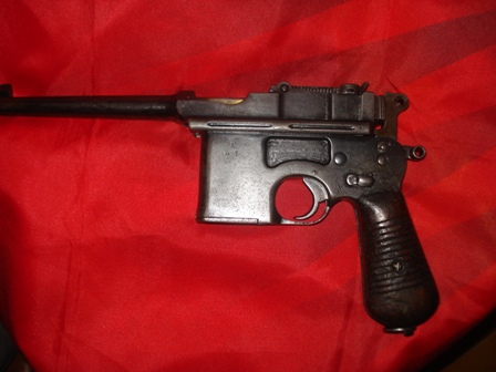 Hola,he abierto este hilo para que todos aquellos que tengais armas Españolas,podais lucirlas aqui con 20