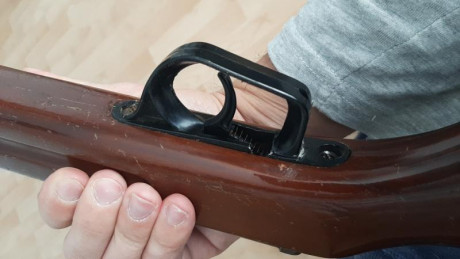 Buenas compañeros, busco el guardamontes de esta carabina, el que lleva tiene mucho trote y quiero ponerle 00