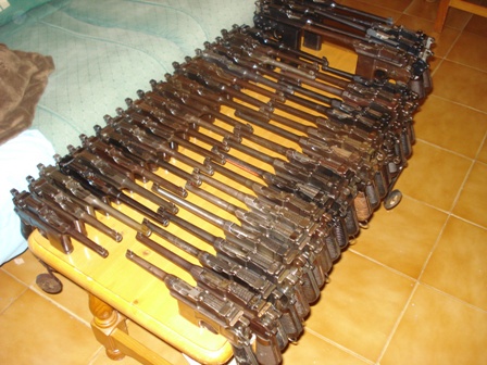 Hola,he abierto este hilo para que todos aquellos que tengais armas Españolas,podais lucirlas aqui con 40