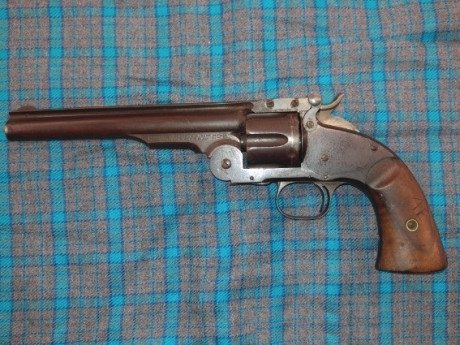 Hola que tal, tengo un Uberti Outlaw negro, que sin haber disparado solo de manipularlo en casa para familiarizarme, 140