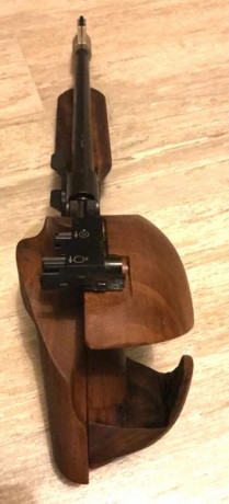 Se ofrece una Hammerli 150 cal 22Lr estado impecable, cacha original  al aceite, muy bien conservada pocos 01