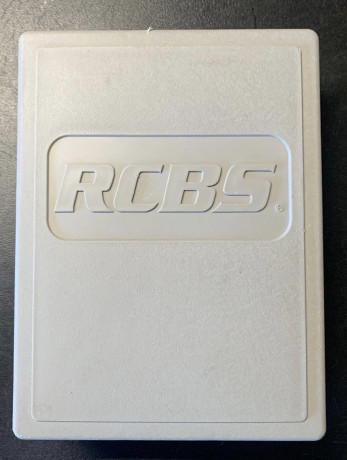 Se venden estos magníficos dies del calibre 9mm PB, del fabricante RCBS.
Vienen en su caja y están en 01