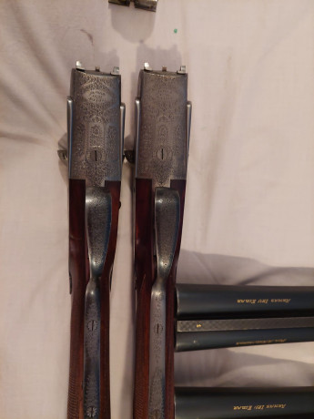 Vendo pareja de escopetas paralelas marca "IRU" de Antonio Madariaga, cañones de 70ctm. con 01