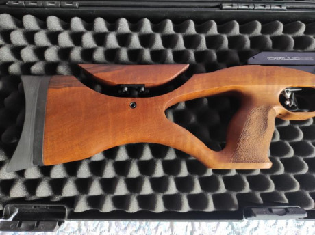 Vendo mi steyr lg110 hunting del 5.5, está a ESTRENAR no he tirado ningún tiro ya que por circunstancias 11