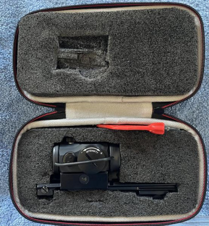 Hago una Rebaja a la venta del Rifle
El Rifle  2.000 € 
Con Aimpoint  2.500 € 
Con el visor Swarosvki 11