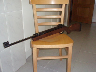 Hola, Pues ni más ni menos.
Hace unos meses un compañero me regaló una carabina Air Arms de carga por 00