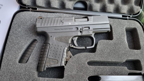Hola a todos.
Vendo Walther PPS con su caja, instrucciones, 2 cargadores de serie, de 6 y 7 cartuchos 01