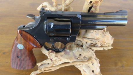 Lo dicho vendo mi COLT TROOPER MK3 38/357 en un estado increíble para los años que tiene, siempre bien 02