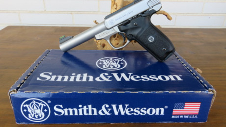 Vendo mi pistola SMITH AND WESSON modelo VICTORY del 22LR por no darle uso, esta como nueva con muy poco 00