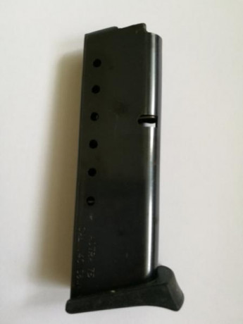 Hola a todos. Haciendo limpieza he encontrado dos cargadores para pistola ASTRA A75, válidos para 9 mm 12