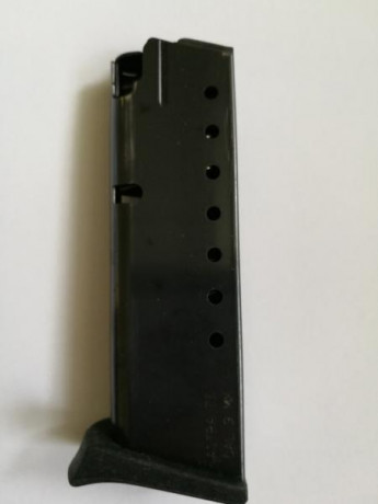 Hola a todos. Haciendo limpieza he encontrado dos cargadores para pistola ASTRA A75, válidos para 9 mm 11