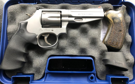 Hola. 

Se vende.  Revolver. S&W. 357. Pro Series.
Precio 460.€  


Saludos  IMG-20211107-WA0037.jpg 00