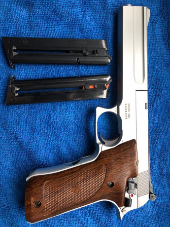 Hola.

Se Vende. Pistola...S&W.. 22.Lr...Modelo 622.Inox.
Precio. 230.€ Más gastos..Aparte.  IMG-20211107-WA0032.jpg 00
