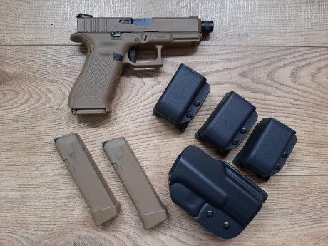 Hola a todos, pongo esta pistola a la venta, con muy poco uso. Unos 400 disparos.

GLOCK 19X THR.
.3 cargadores, 02
