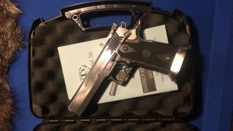 Vendo sti apeiro 9x19 nueva con la caja original manual de instrucciónes   y recambios originales. También 02