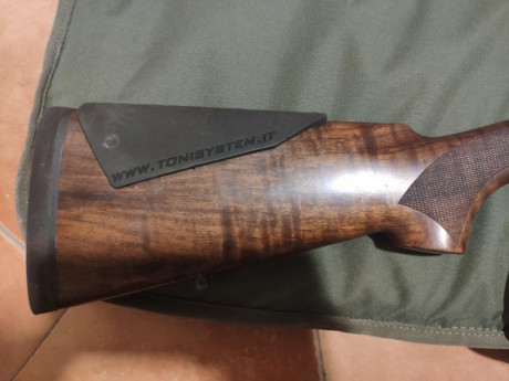Se vende escopeta semiautomática Benelli SL 80 pasión en muy buen estado tiene 71 cm de cañón y 5 polichoques 11