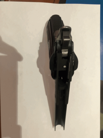 Un compañero vende STI TARGET MASTER 6” 

No hay mucho que aportar de esta pistola que no se haya dicho 20