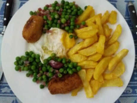 Hoy para comer acelgas hervidas y chuletón de vaca gallega vieja con seis semanas de maduración en cámara 120