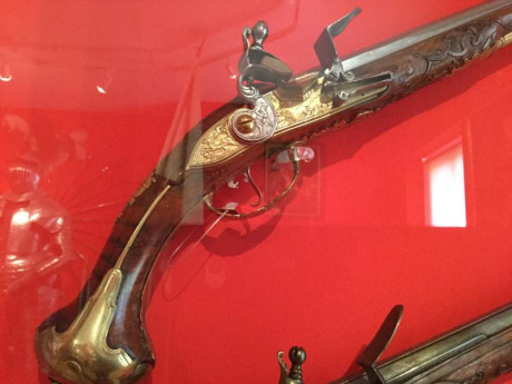 Como muestra un boton, una mas, de las muchas armas veteranas que, como coleccionista mas que tirador, 31