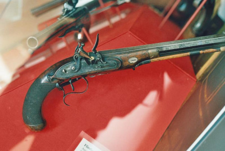 Como muestra un boton, una mas, de las muchas armas veteranas que, como coleccionista mas que tirador, 40
