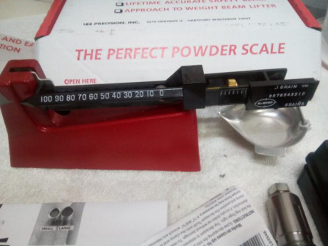 VENDO BASCULA LEE
ALIMENTADOR DE PISTONES LEE
DESEMPISTONADOR UNIVERSAL LEE -  VENDIDO 
TODO NUEVO Y EN 01
