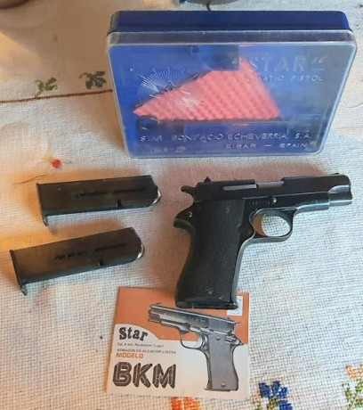 Se vende Star BKM impecable, con dos cargadores y caja original, guiada en F, se puede ver y probar en 01