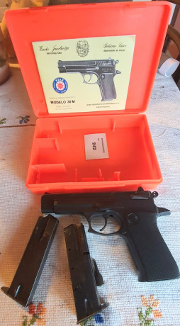 Se vende Star 30-M impecable, con dos cargadores y caja original. Guiada en F, se puede ver y probar en 00